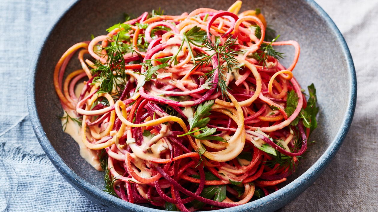 Salade multicolor met thousand Islands dressing